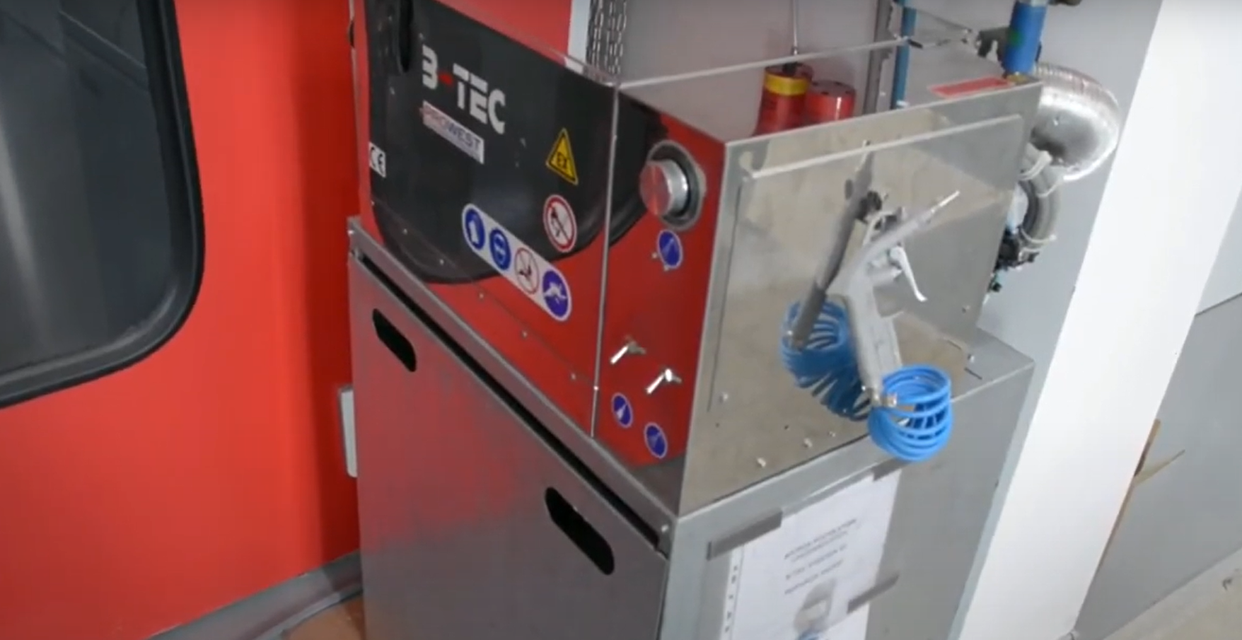 Potpuno automatsko pranje pištolja radi vrlo jednostavno: